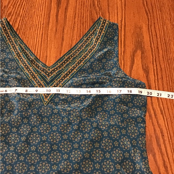 Women’s size 14 Alfani Teal and Gold Patterned sleeveless v neck top - Picture 7 of 8